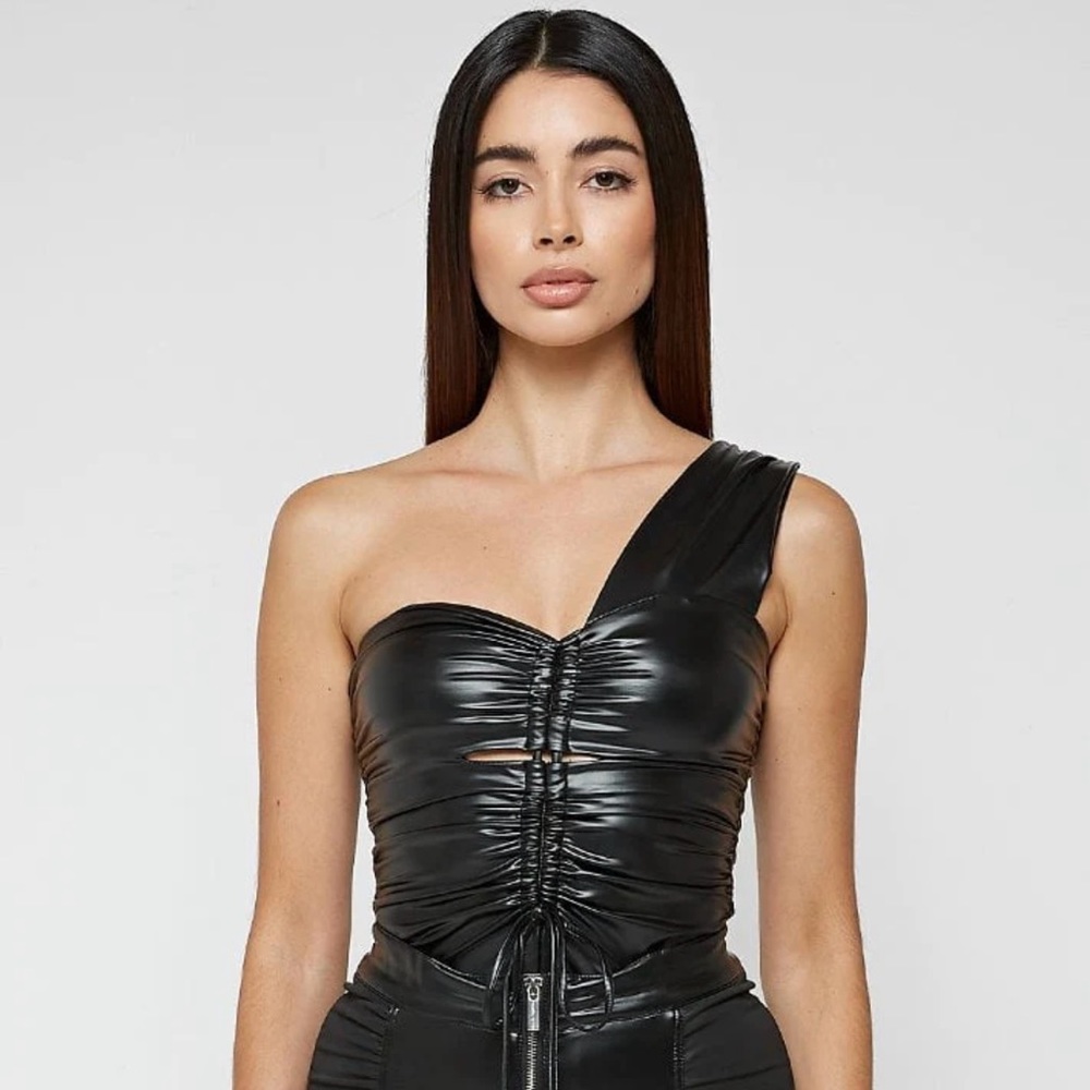 Maniere De Voir RUCHED VEGAN LEATHER BODYSUIT - BLACK Size 10